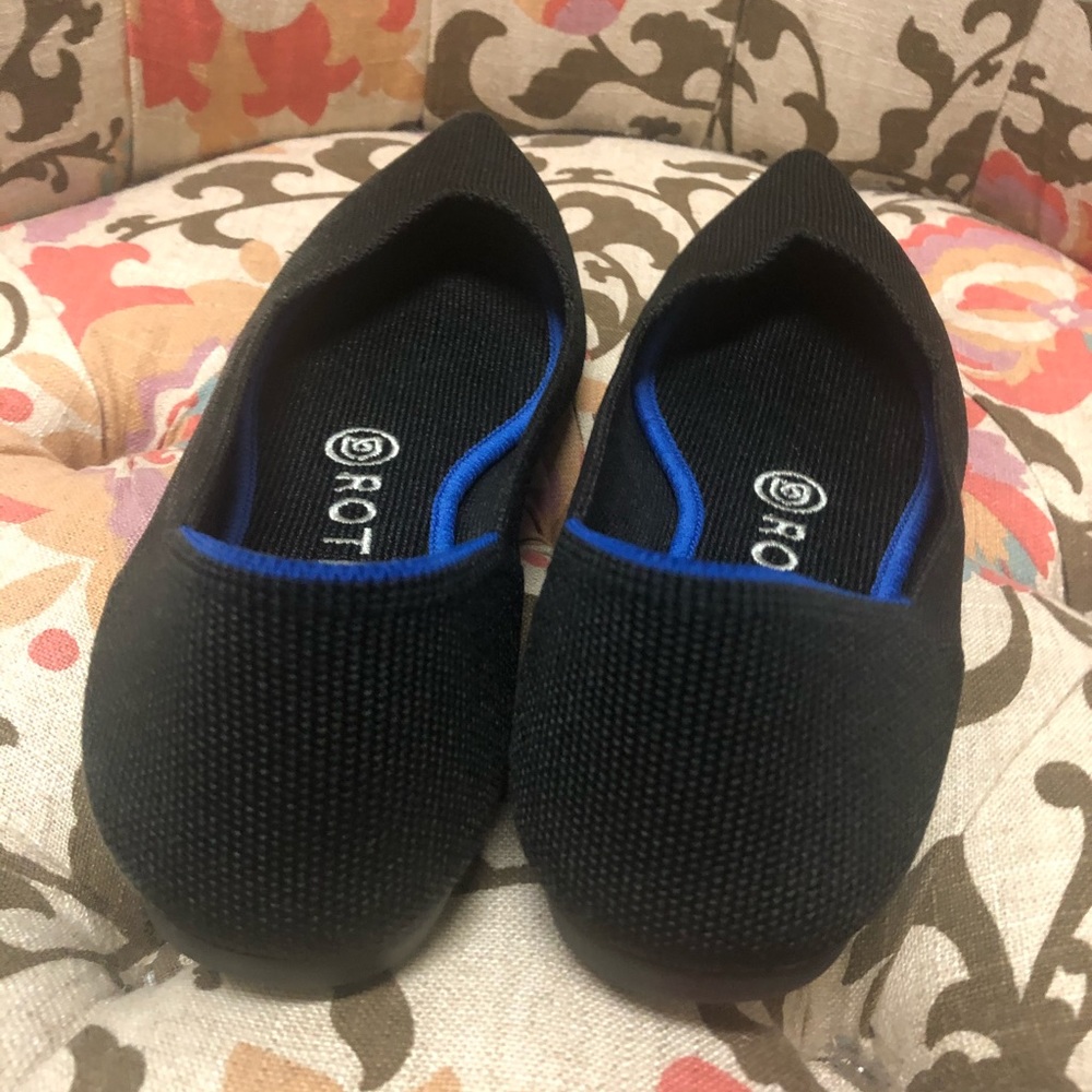 Black Rothy’s Washable Pointy Flats